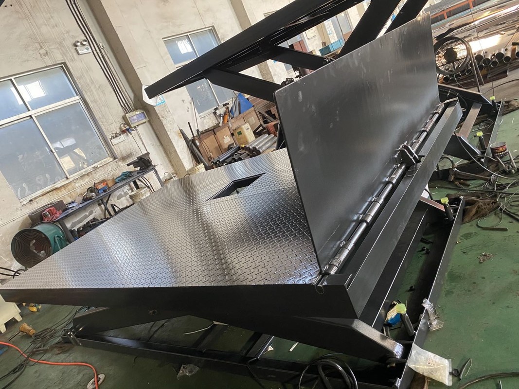 1500kg Load Capacity Hydraulic Scissor Dock Lift Platform With Electric