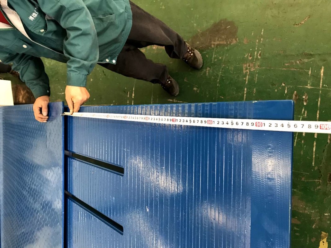 8T Telescopic Warehouse Loading Dock Ramps , Dock Leveler For Loading ...