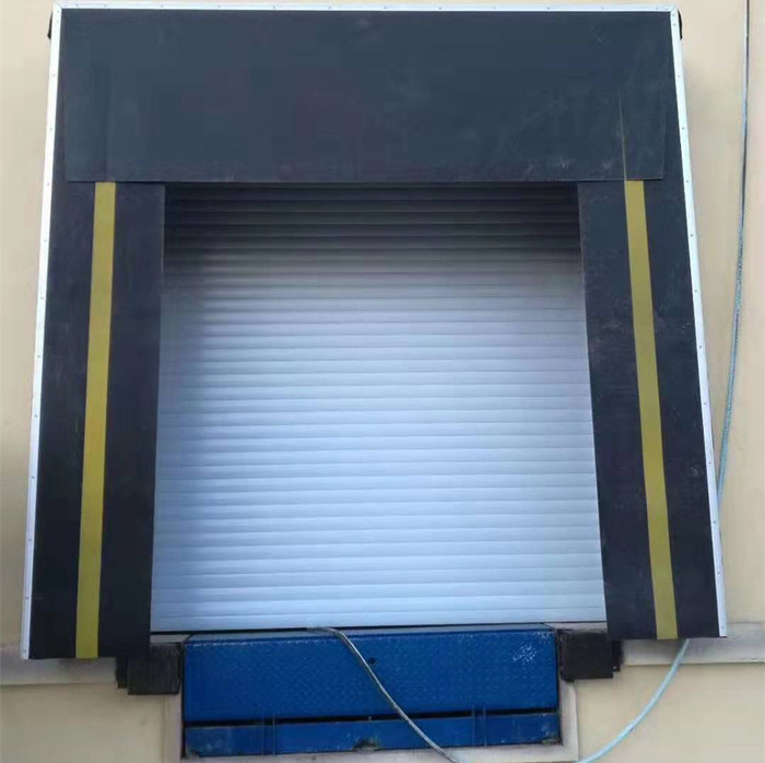 Top Curtain Loading Dock Door Seals Wind Proof Loading Dock Seal Pads