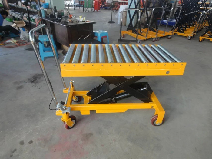 Single Scissor Manual Hydraulic Lift Table Rollers On Platform Casters