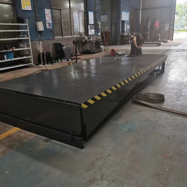 8000KG Container Unloading Ramp