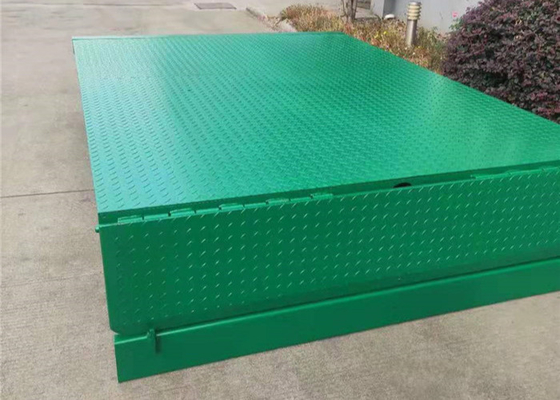 AC 380V 50HZ Hydraulic Dock Levelers Loading And Unloading Goods For Forklift From Warehouse