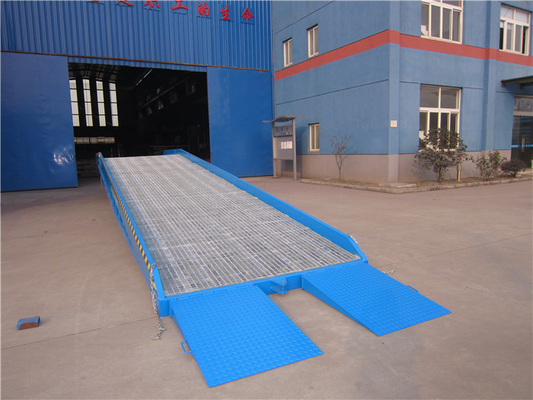 Outdoor Forklift Mobile Yard Ramp With Galvanized Grid Steel Prevent Ramp Rust