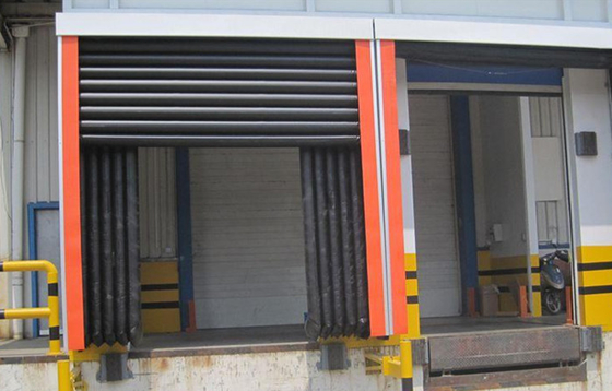 Air Tightness Inflatable Loading Dock Seals And Shelters With High Thermal Insulation