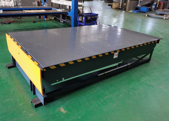 1.1KW 8T Electric Dock Leveler For Warehousing Site