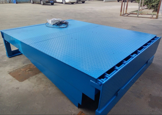 13.6T Capacity 1830*2180MM With Free Two Bumpers Electric Warehouse Dock Levelers